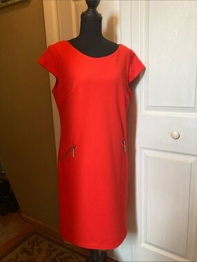 Red Cap Sleeve Shift Dress with Zip Pockets by Leslie Fay. Size 12